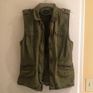 Love Tree Zip Up Sleeveless Green Vest Medium